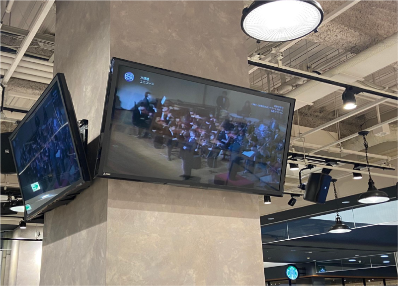 アリオ川口 1F フードコートライブ